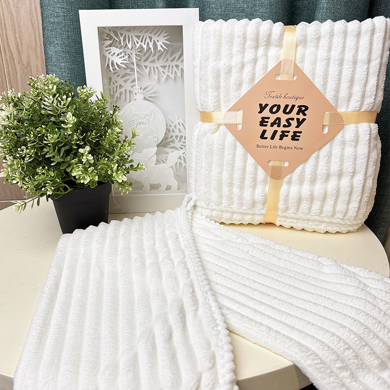 J-【热评100+】罗曼罗兰 舒柔毛浴巾三件套 礼盒套装珊瑚绒浴巾毛巾三件套 灰白双色可选 伴手礼回礼 员工生日福利 企业年会福利 赠精美礼袋 售完下架 灰色