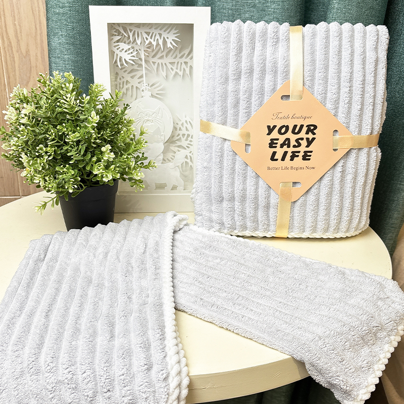 J-【热评100+】罗曼罗兰 舒柔毛浴巾三件套 礼盒套装珊瑚绒浴巾毛巾三件套 灰白双色可选 伴手礼回礼 员工生日福利 企业年会福利 赠精美礼袋 售完下架 灰色