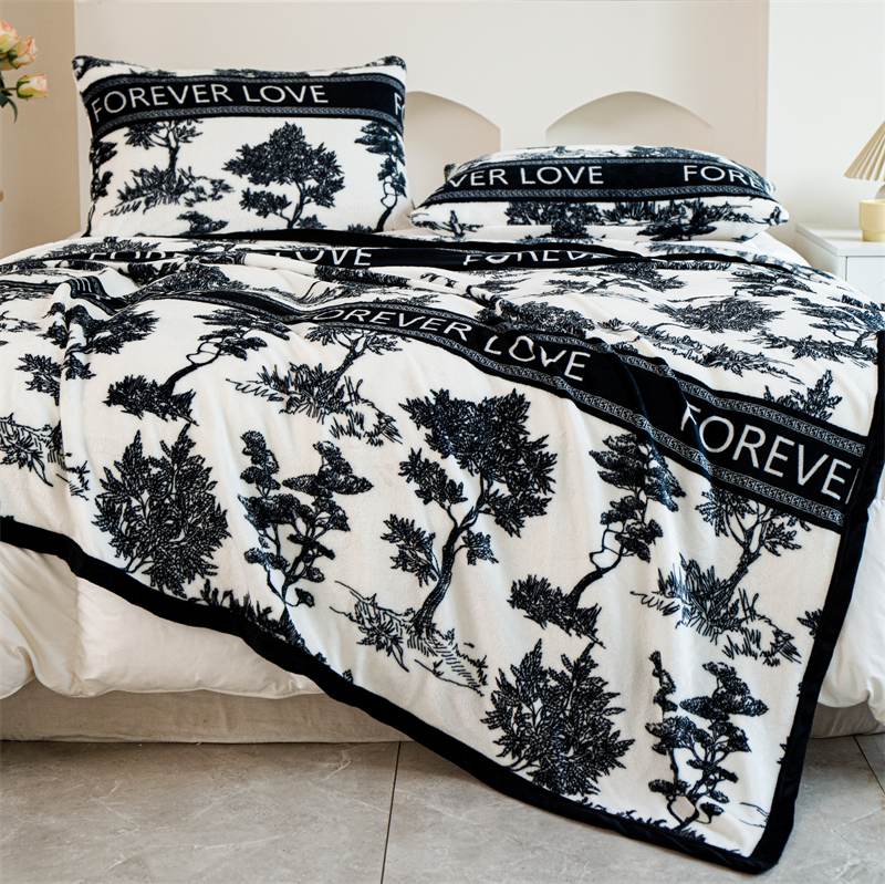 J-花花公子200*230cm印花牛奶绒毛毯被子水墨画床单款夏凉被夏季薄款空调毯午睡披肩旅行毯多用午休 1000g 水墨画